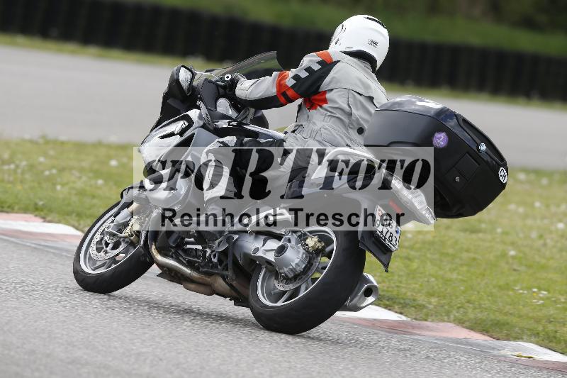 /Archiv-2025/09 22.04.2025 Cornu Master School ADR/gruen-vert/48